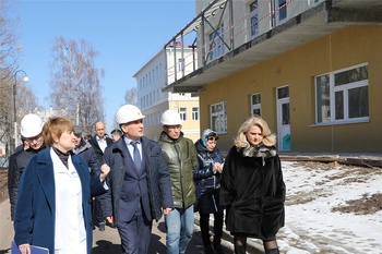 Олег Николаев взял под личный контроль сроки завершения строительства нового корпуса детской инфекционной больницы