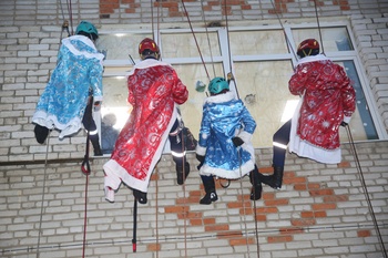 Добро и Новый год: Кто создает новогоднее волшебство?