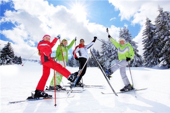 Активный зимний отдых: список действующих катков и лыжных трасс района