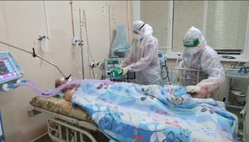 В Городском клиническом центре спасли 81-летнюю пациентку с крайне тяжелым течением коронавирусной инфекции
