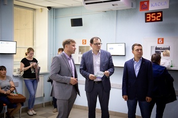 Руководитель Госжилинспекции Чувашии Виктор Кочетков оценил интерактивные сервисы ЧЭСК и подписался на получение электронной квитанции