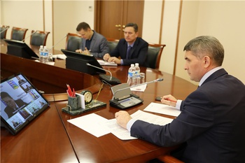 Олег Николаев призвал глав администраций районов и городов активнее использовать социальные сети