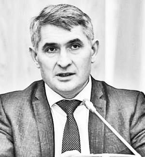 Чăваш Республикин Пуçлăхĕ Олег Николаев: