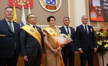 Олег Николаев поздравил новых Почетных граждан города Чебоксары с присвоением звания