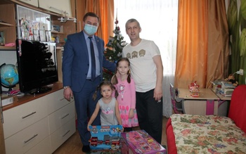 Министр здравоохранения Чувашии Владимир Степанов присоединился к акции «Ёлка желаний»