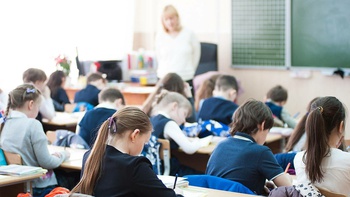 Доплаты и надбавки: на что могут рассчитывать российские педагоги?