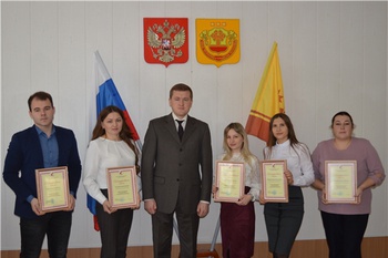 В Янтиковском районе состоялась церемония награждения лучших волонтеров