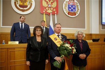 Олег Николаев поздравил с избранием нового главу города Чебоксары