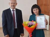 Представителям работающей молодежи вручены свидетельства на премию главы администрации Янтиковского района