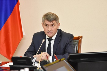 Олег Николаев поручил максимально вовлекать людей в принятие решений по благоустройству территорий