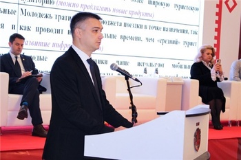 Дмитрий Захаров презентовал возможности детского образовательного туризма в рамках стратегической сессии