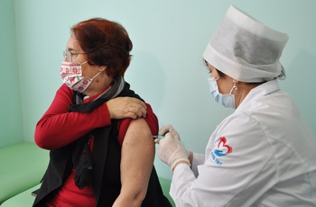 Медработники Чувашии проходят второй этап вакцинации от COVID-19