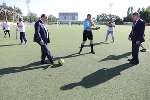 Олег Николаев и Валерий Газзаев открыли футбольный турнир памяти Игоря Кушева