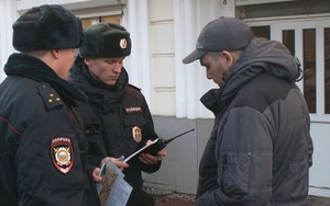 Разыскивается водитель, сливший на обочину гидрохлорид