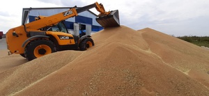 На возмещение части затрат на приобретение и модернизацию сельскохозяйственной техники выделят дополнительные 261,5 млн рублей