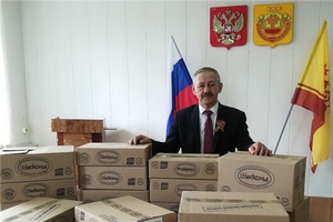 Депутат Госсовета Чувашии Валерий Иванов передал жителям района гуманитарную помощь