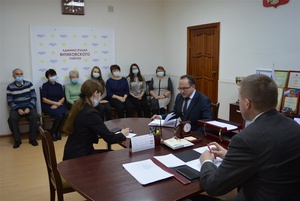 Глава администрации района провел встречи с сотрудниками