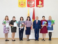 Поздравление всех дошкольных работников и учителей  Янтиковского района