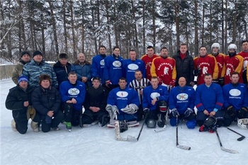 В Янтиковском районе продолжается чемпионат района по хоккею с шайбой среди взрослых команд