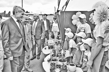 Олег ЛОМОНОСОВ:   «Республикăн 105-мĕш çуралнă кунне  Тăвай ен лайăх кăтартусемпе кĕтсе илет»