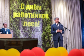 Олег Николаев заявил о необходимости развития экотуризма и лесопереработки