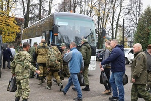 «Единая Россия» обеспечит всех участников СВО правом бесплатно отправлять письма домой