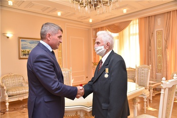 Валентин Агафонов награжден  орденом  «За заслуги перед Чувашской Республикой»