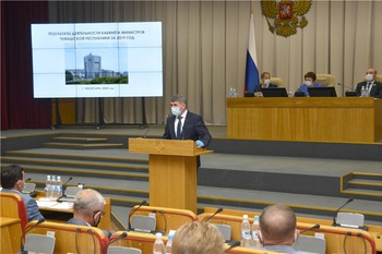 Олег Николаев выступил с отчетом о деятельности Кабинета Министров  в Госсовете Чувашии