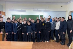 В школах Янтиковского района состоялись встречи учащихся с волонтерами