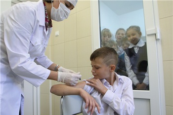 В районе началась работа по вакцинации населения против гриппа