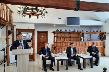 В Янтиковском районе проходит семинар-совещание с главами администраций муниципальных районов и городских округов